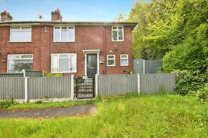 3 Bedroom Semi-Detached House For Sale In Bron Y Dre, Wrexham, LL13