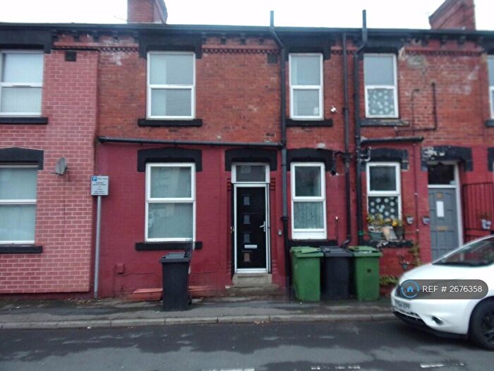 2 Bedroom Terraced House To Rent In Edgware Grove, Leeds, LS8