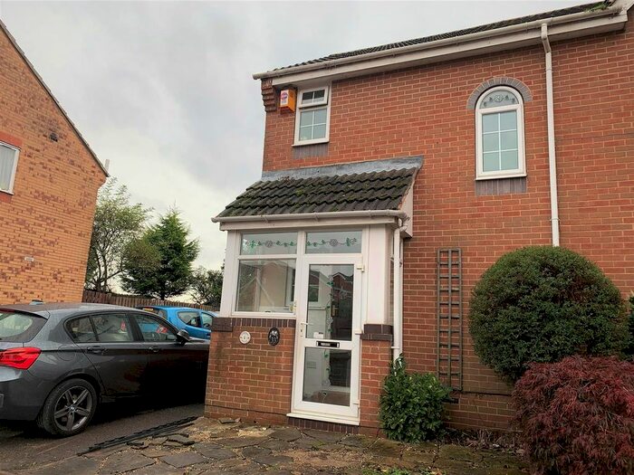 3 Bedroom Semi-Detached House To Rent In Maizebrook, Dewsbury, WF13