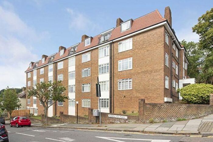 2 Bedroom Flat To Rent In Risborough Close, Muswell Hill, London, N10
