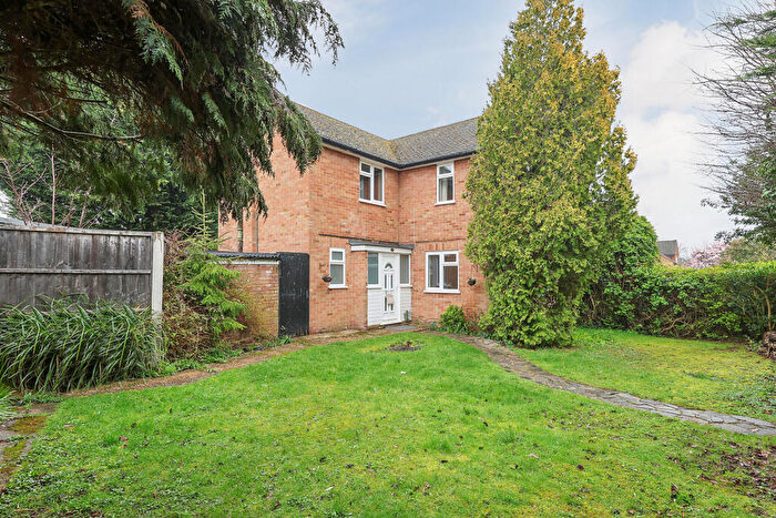3 Bedroom Detached House For Sale In Friars Orchard, Fetcham, Leatherhead, Surrey, KT22