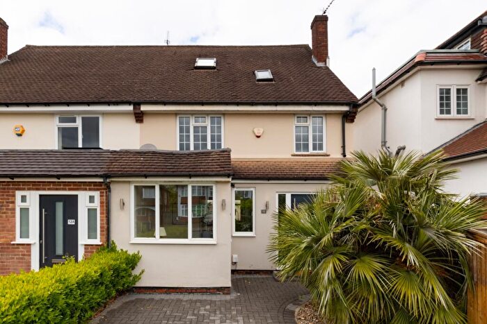 4 Bedroom End Of Terrace House To Rent In Lyndhurst Avenue London, NW7