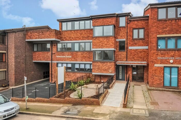 2 Bedroom Flat To Rent In Vaughan Road, Harpenden, AL5