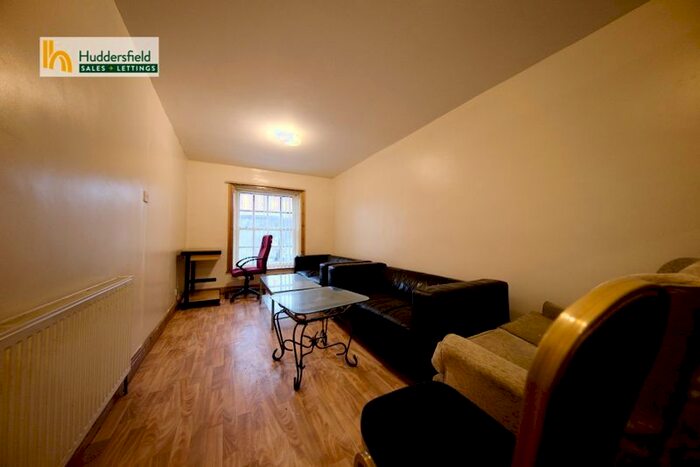 2 Bedroom Flat To Rent In Bridge Street, Lockwood, Huddersfield, HD4