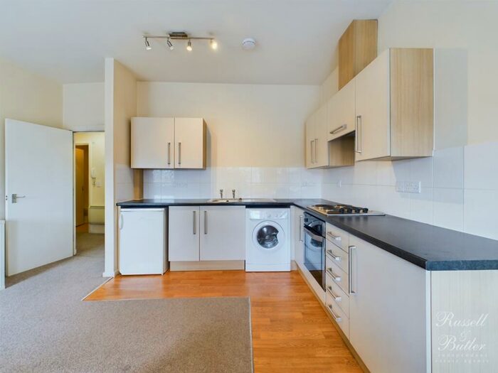 1 Bedroom Flat To Rent In Cobham Mews, West Street, Buckingham, MK18