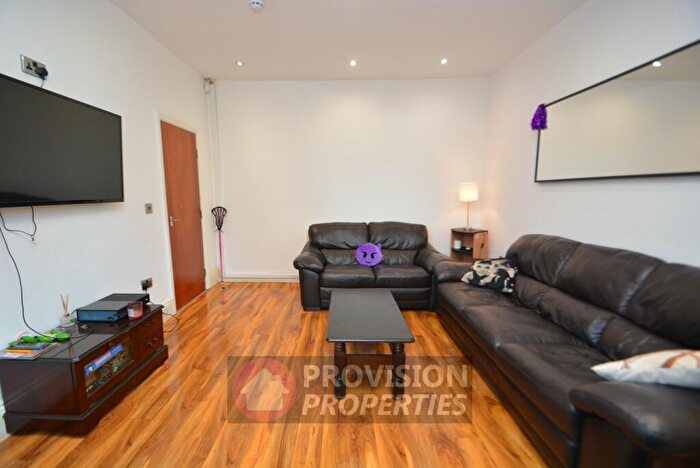 5 Bedroom End Of Terrace House To Rent In Cliff Mount Terrace, Woodhouse, Leeds, LS6