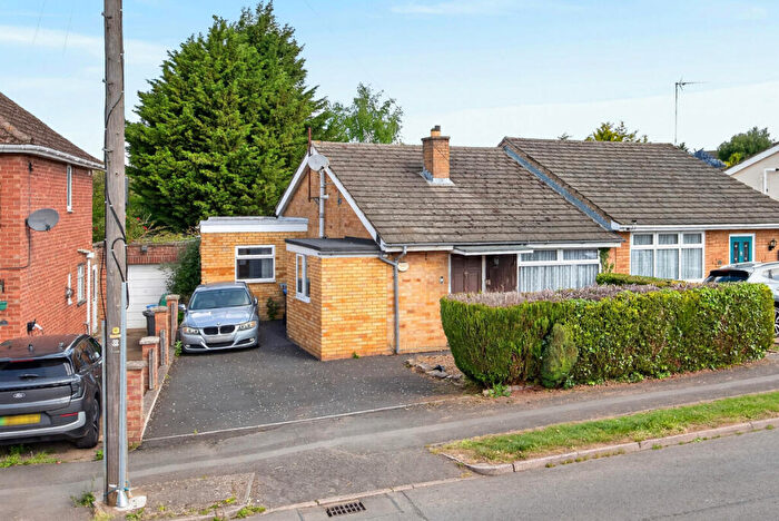 2 Bedroom Semi-Detached Bungalow For Sale In Grosvenor Road, Kettering, NN15