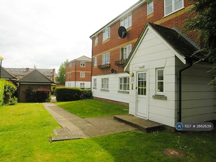 1 Bedroom Flat To Rent In Leigh Hunt Drive, London, N14