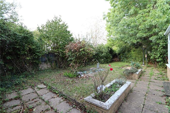 2 Bedroom Bungalow For Sale In Veryan Place, Fishermead, Milton Keynes, Buckinghamshire, MK6