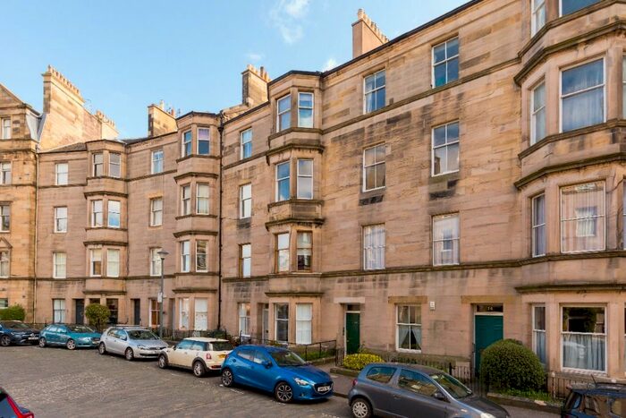 4 Bedroom Flat To Rent In Bruntsfield Gardens, Edinburgh, EH10