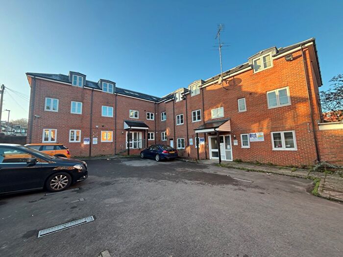 1 Bedroom Flat To Rent In Curtis Street, Swindon, SN1