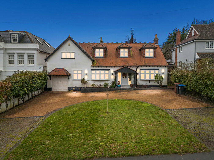 5 Bedroom Detached House For Sale In Tolmers Road, Cuffley, EN6