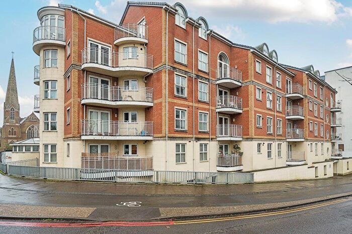 2 Bedroom Apartment To Rent In Kennet Side, Reading, RG1