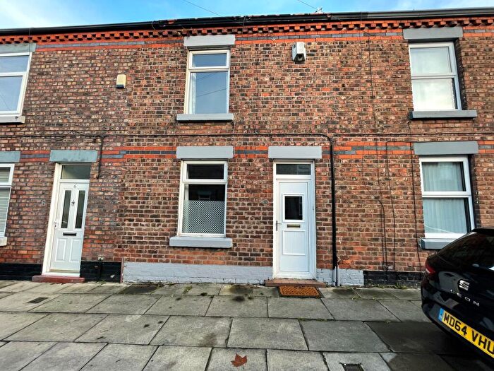 2 Bedroom House To Rent In Meredith Steet, L19