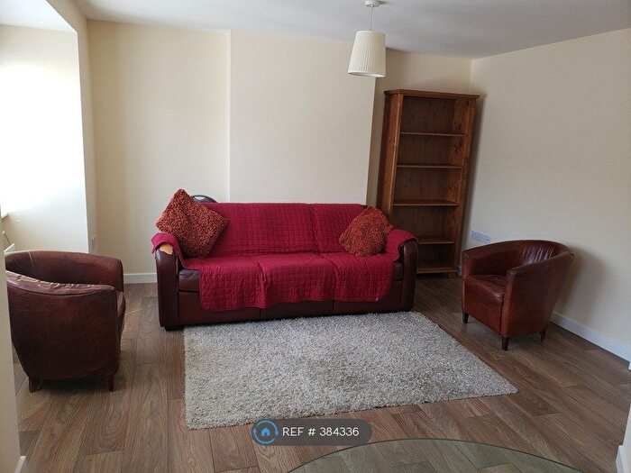 2 Bedroom Flat To Rent In Hawthorne Avenue, Mitcham, CR4