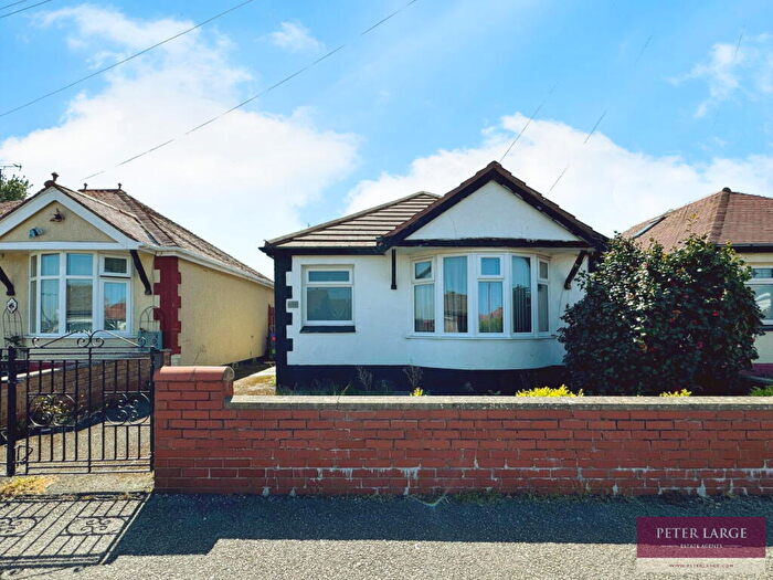 2 Bedroom Detached Bungalow For Sale In Bridgegate Road, Rhyl, LL18