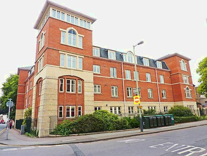 2 Bedroom Flat To Rent In St. Georges Place, Cheltenham, GL50