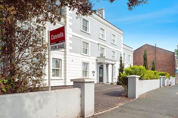 2 Bedroom Apartment For Sale In Dorchester Road, Weymouth, DT4