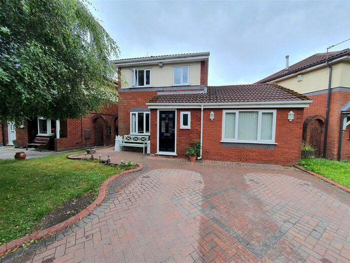 Houses for sale & to rent in SK16 5LP, Park Road, Dukinfield Dukinfield
