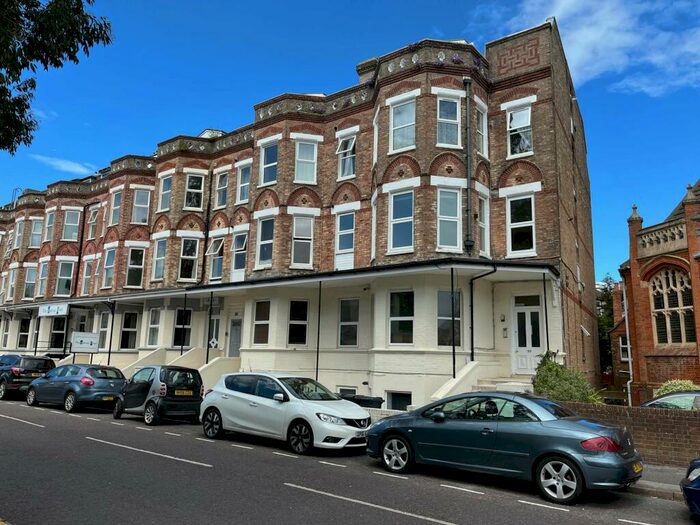 1 Bedroom Flat To Rent In West Hill Road, Bournemouth, BH2
