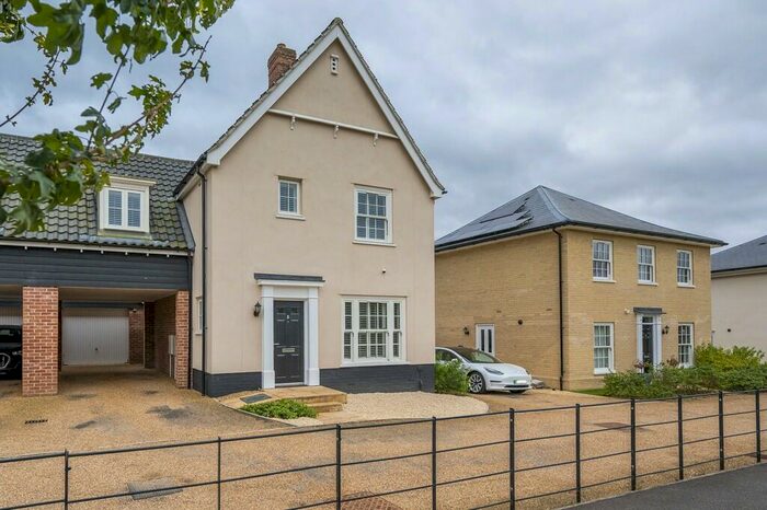 3 Bedroom Link Detached House For Sale In Long Melford, Sudbury, Suffolk, CO10