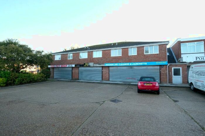 2 Bedroom Flat To Rent In The Precinct, Holbury Drove, SO45