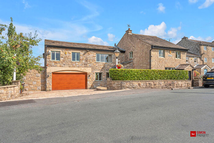4 Bedroom Terraced House For Sale In The Castle, Colne, BB8
