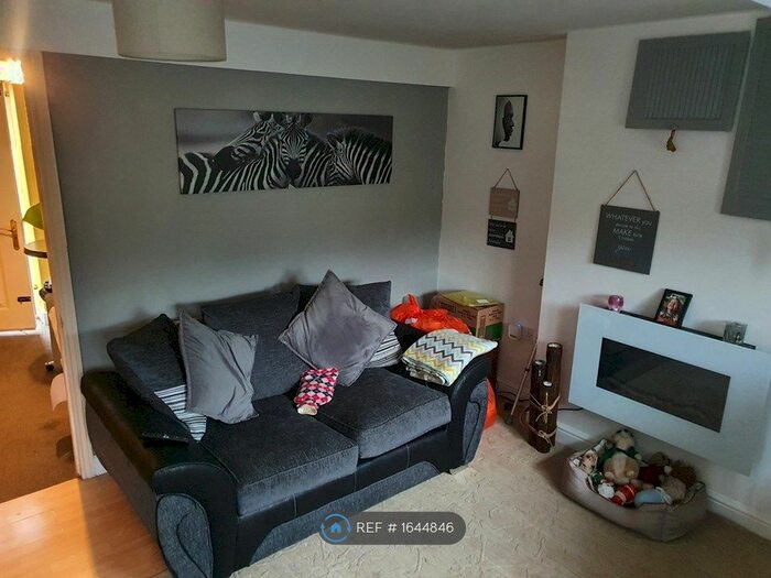 Studio To Rent In Fairway Drive, Carlton, Nottingham, NG4