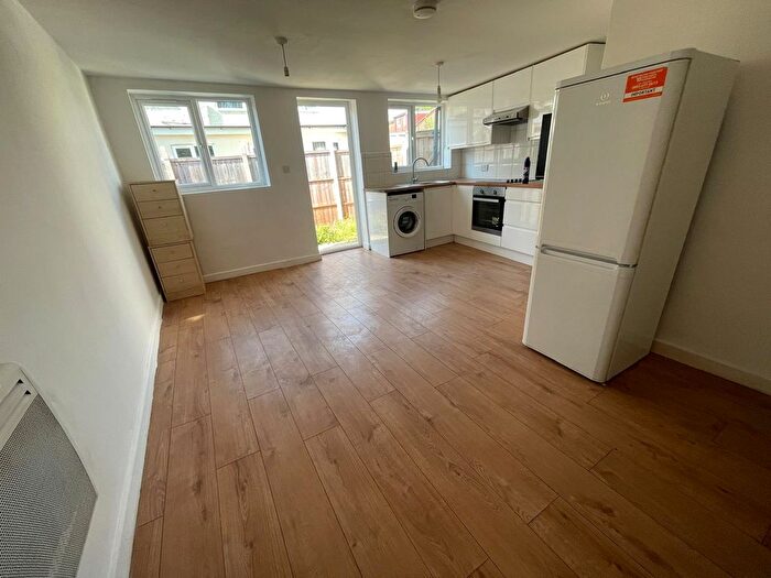 1 Bedroom Studio To Rent In St Peters Road, Edmonton, N9