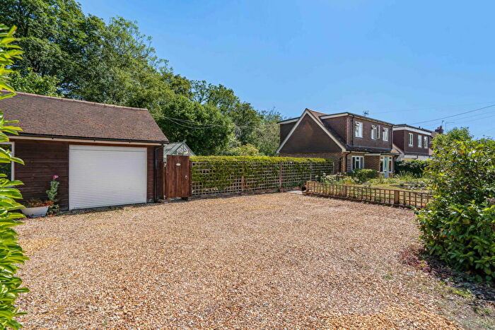 3 Bedroom Detached House For Sale In Ewhurst Road, Cranleigh, GU6