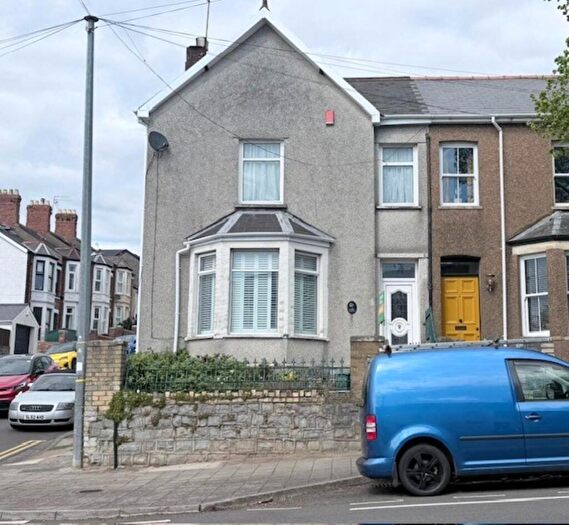 3 Bedroom End Of Terrace House For Sale In Plassey Street, Penarth, CF64