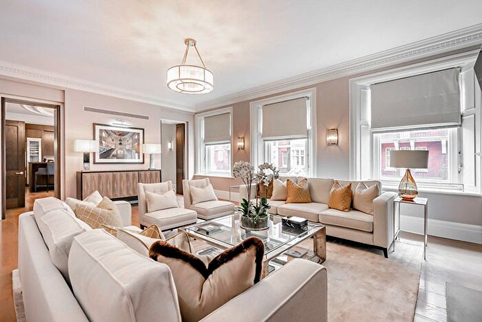 3 Bedroom Flat To Rent In Duke Street, London, W1K