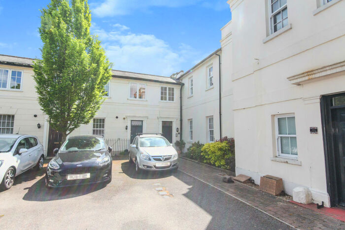 1 Bedroom Apartment To Rent In Arbour Lane, Chelmsford, CM1