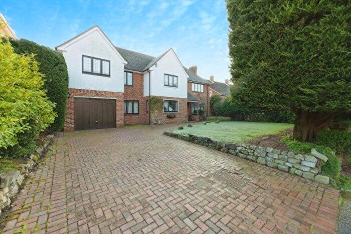 5 Bedroom Detached House To Rent In Oak Road, Cobham, KT11