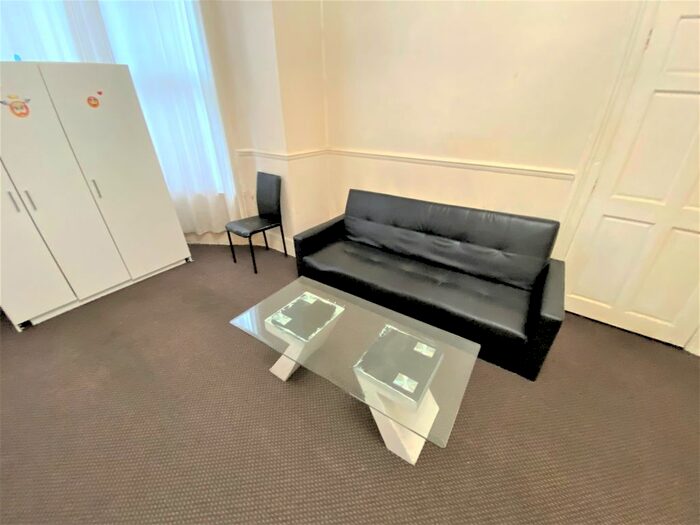 1 Bedroom Flat To Rent In Aldborough Rd South, Seven Kings, IG3