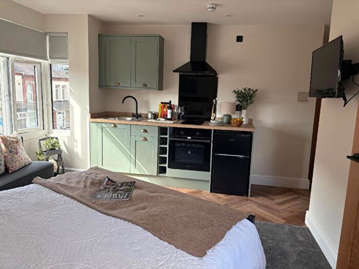 Studio To Rent In Raddlebarn Road, Selly Oak, Birmingham, West Midlands, B29