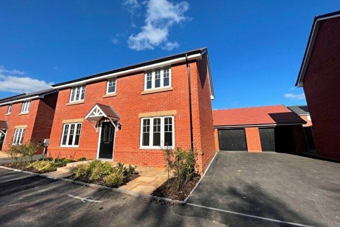 3 Bedroom Detached House To Rent In Turnstone Way, Cannock, WS11