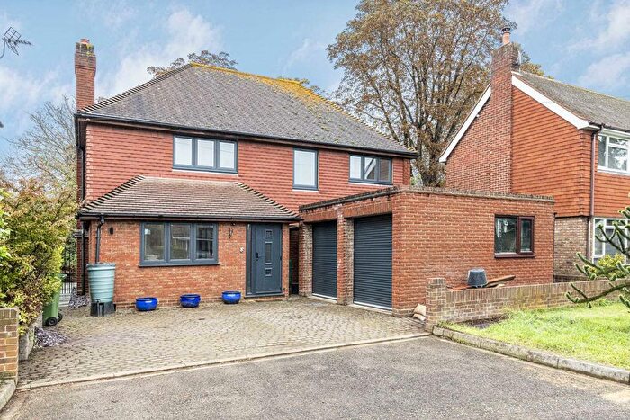 4 Bedroom Detached House For Sale In Broomfield, Sunbury-On-Thames, TW16