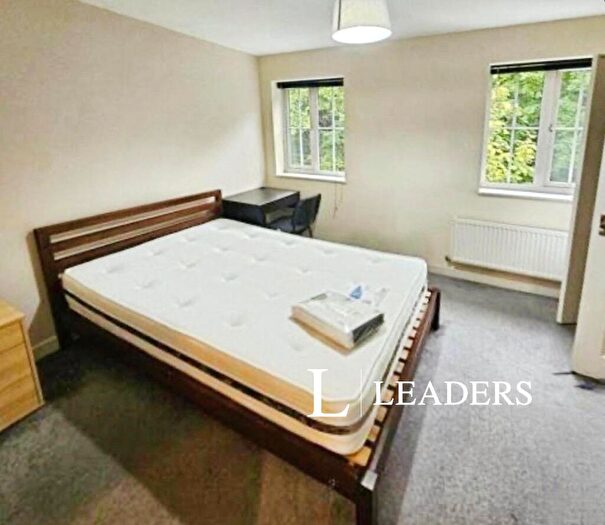 4 Bedroom Semi-Detached House To Rent In Valley View, Newcastle, Staffordshire, ST5