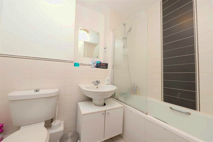 2 Bedroom Block Of Flats For Sale In East Croft House, Harrow, HA2