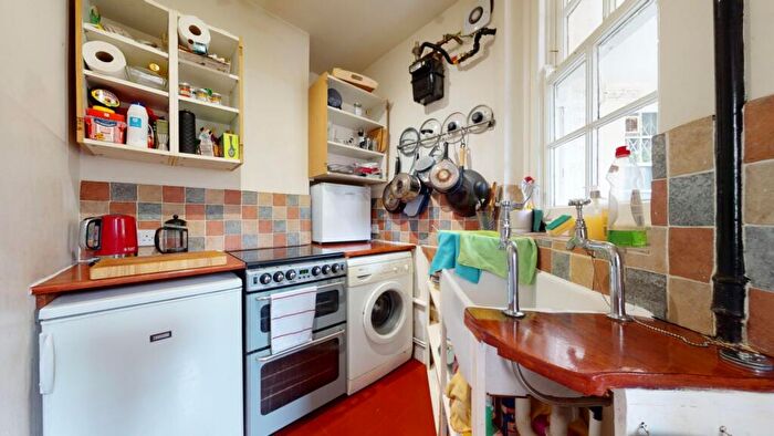 1 Bedroom Flat To Rent In Cressy Houses, Hannibal Road, E1