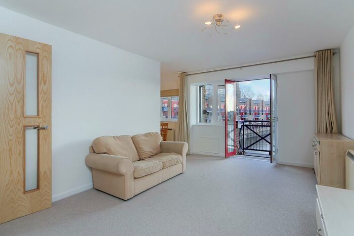 3 Bedroom Flat To Rent In Maynards Quay, Garnet Street, London, E1W