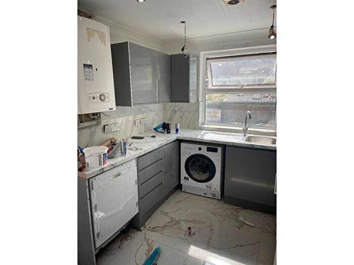 6 Bedroom Terraced House To Rent In Lisvane Street, Catheys, Cardiff, CF24