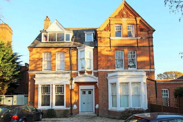 2 Bedroom Flat To Rent In Park Hill, London, W5