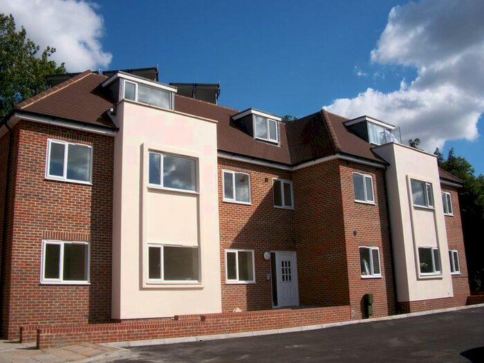 2 Bedroom Flat To Rent In Musgrove Close, Purley, CR8
