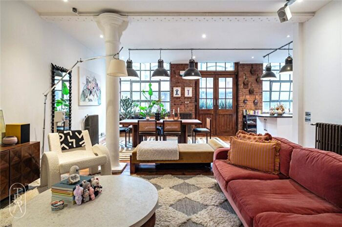 4 Bedroom Apartment For Sale In Shepherdess Walk, London, N1