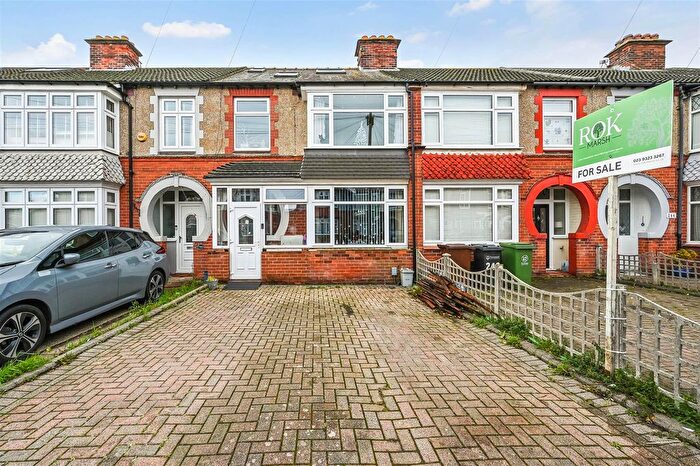 4 Bedroom Terraced House For Sale In Chatsworth Avenue, Portsmouth, PO6