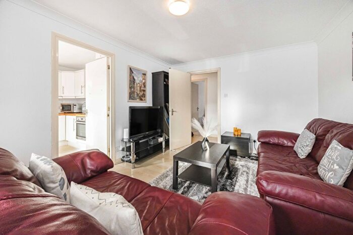 2 Bedroom Flat For Sale In Chopwell Close, London, E15