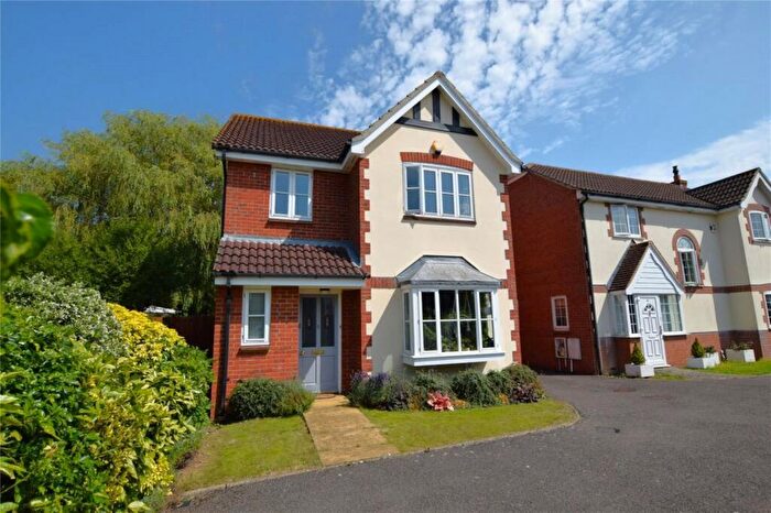 4 Bedroom Detached House For Sale In Sunny Mews, Romford, RM5