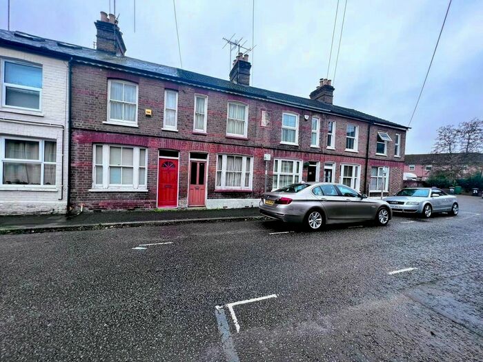 2 Bedroom Terraced House To Rent In Shaftesbury Street, High Wycombe, HP11